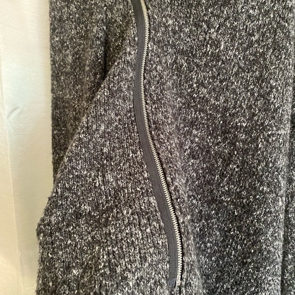 H&M sweater - Picture 4 of 15